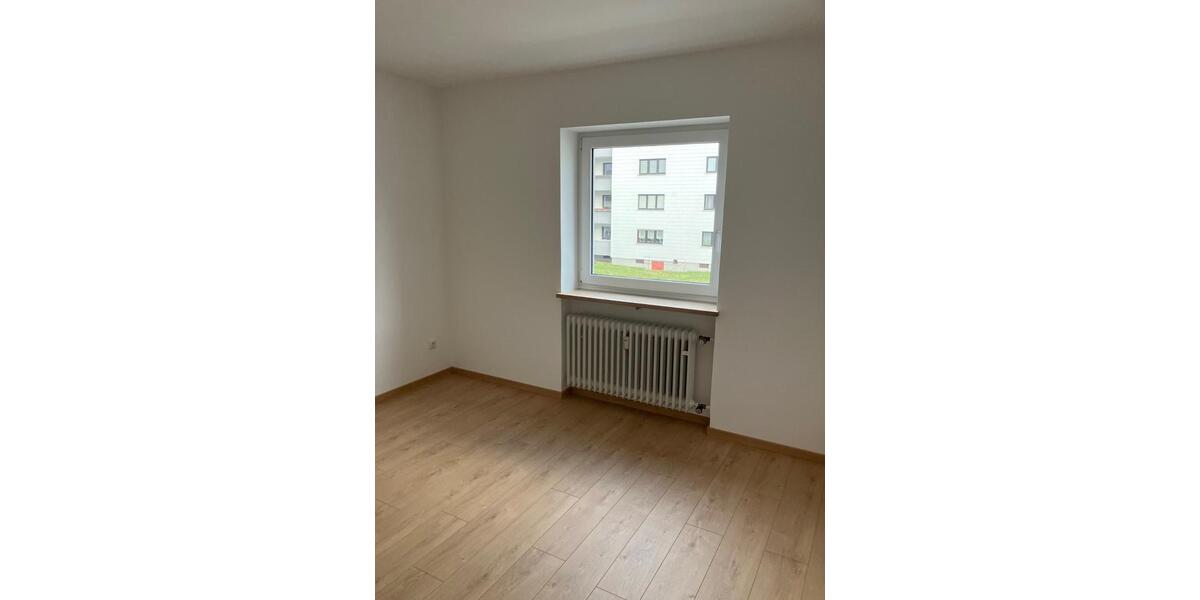 Etagenwohnung Mitterteich - 3 Zimmer, 75 m&sup2;, 420&euro; | Angebot:25603827