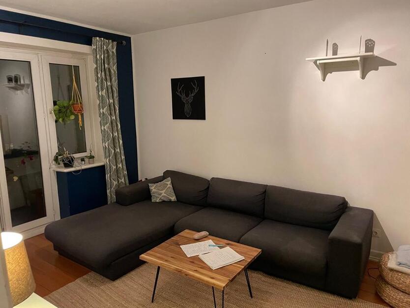 Größes WG-Zimmer mit Balkon zu vermieten! zimmer