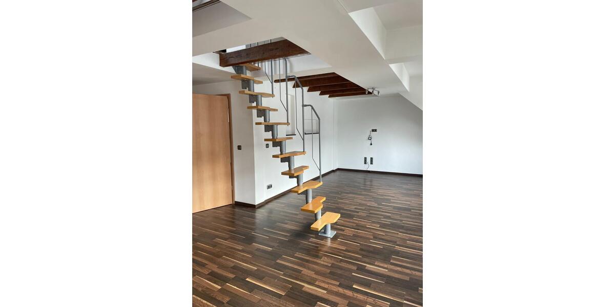 Dachgeschoßwohnung Duisburg Duisburg-Mitte - 2.5 Zimmer, 65 m&sup2;, 599&euro; | Angebot:24841595