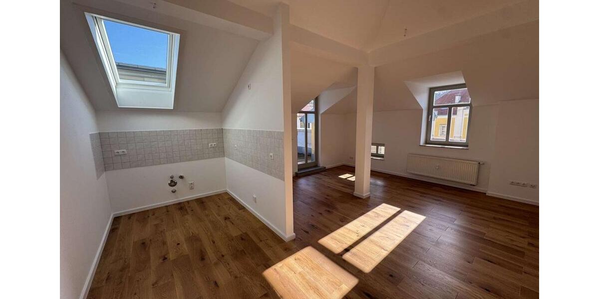 Dachgeschoßwohnung Grimma - 3 Zimmer, 83 m&sup2;, 996&euro; | Angebot:24765940