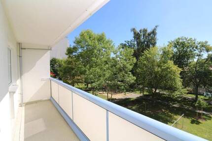 Trauen Sie Ihren Augen...große 3-RW mit Aufzug, Wanne u. Balkon!!! 3 zimmer