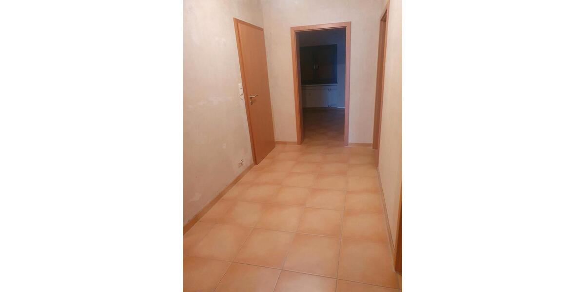 Erdgeschoßwohnung Florstadt - 5 Zimmer, 122 m&sup2;, 1.200&euro; | Angebot:26533069