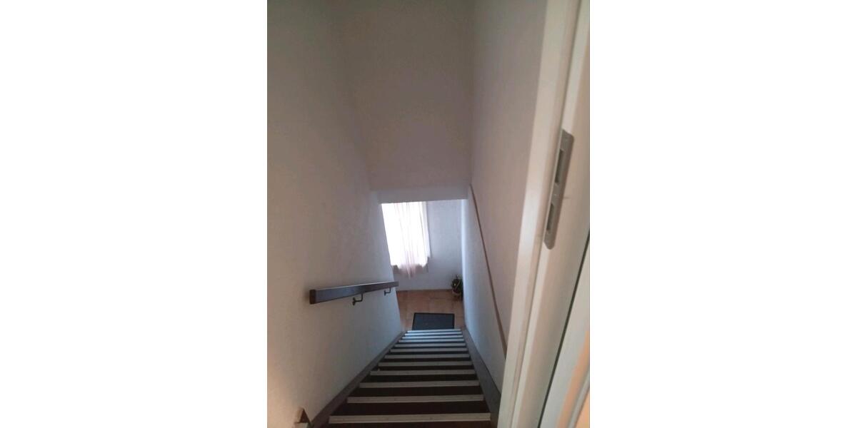 Dachgeschoßwohnung Frickenhausen - 3 Zimmer, 70 m&sup2;, 970&euro; | Angebot:24842570