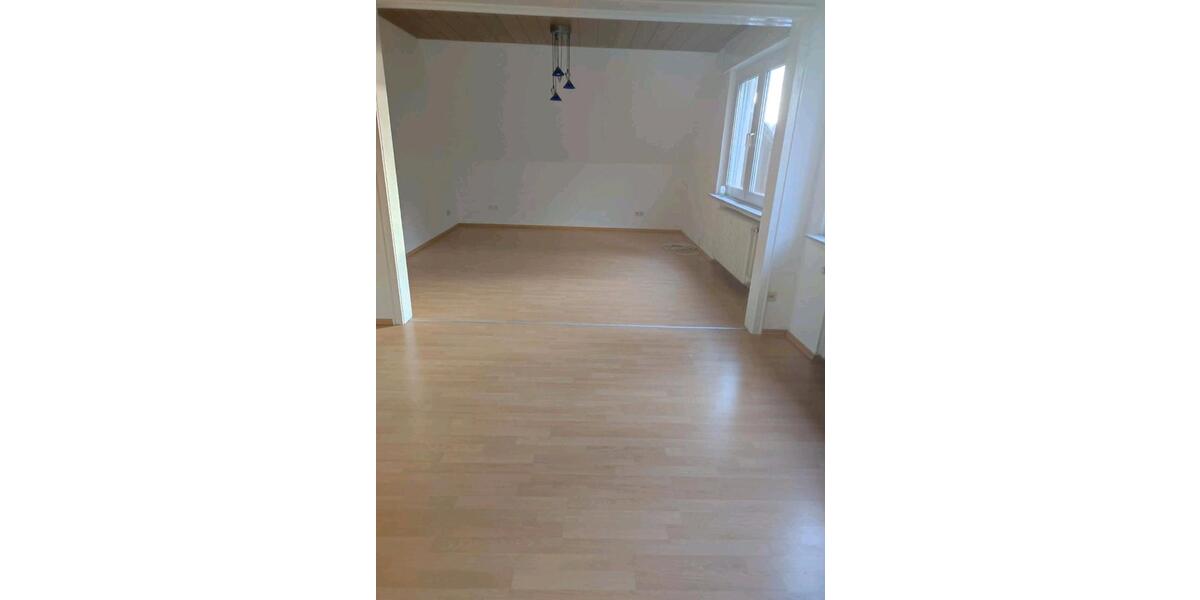 Dachgeschoßwohnung Waldbröl - 3 Zimmer, 72 m&sup2;, 680&euro; | Angebot:24710929