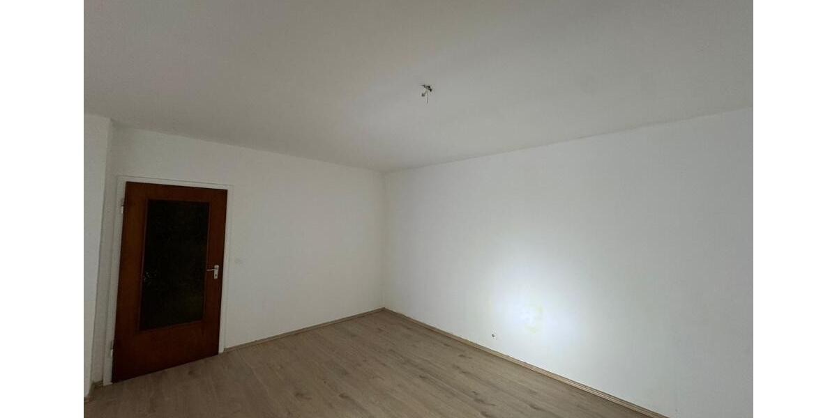 Renovierte Erdgeschoss Wohnung mit Garten Zentral Essen Jobcenter 1.5 zimmer