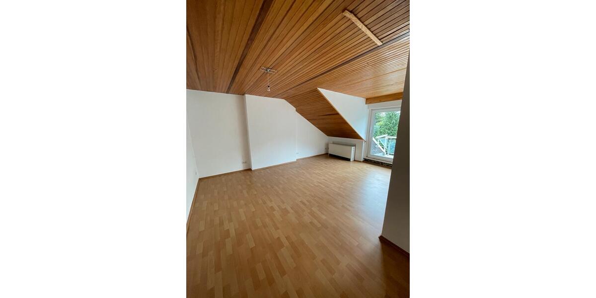 Dachgeschoßwohnung Wuppertal Gemarkung Elberfeld - 2 Zimmer, 62 m&sup2;, 600&euro; | Angebot:26564656