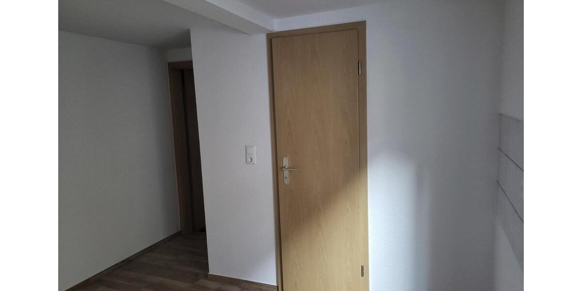 Etagenwohnung Eisenberg - 3 Zimmer, 46 m&sup2;, 350&euro; | Angebot:26531964