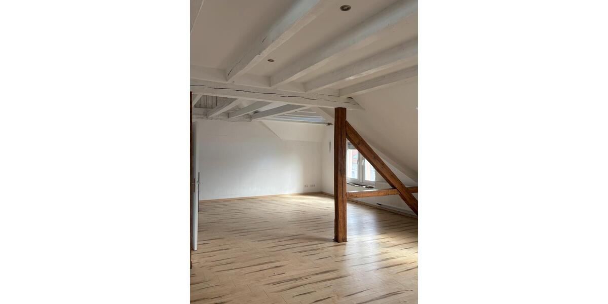 Dachgeschoßwohnung Saarlouis - 4 Zimmer, 120 m&sup2;, 900&euro; | Angebot:26614994