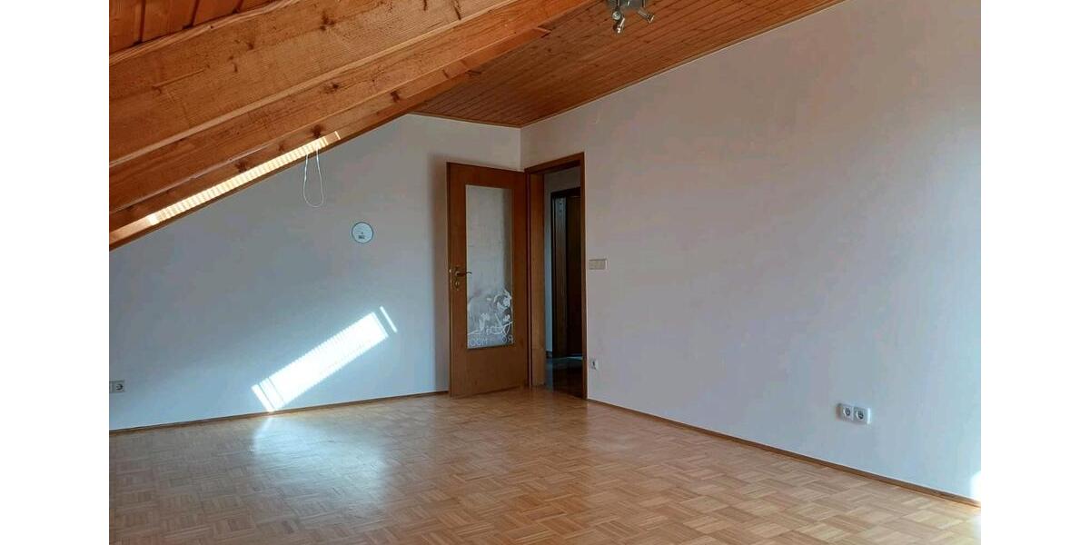 Dachgeschoßwohnung Eichstätt - 4 Zimmer, 76 m&sup2;, 800&euro; | Angebot:24689196