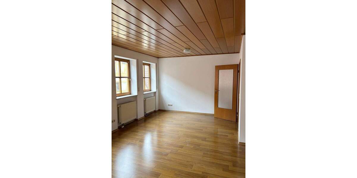 Etagenwohnung Dettelbach - 3 Zimmer, 98 m&sup2;, 950&euro; | Angebot:24637215