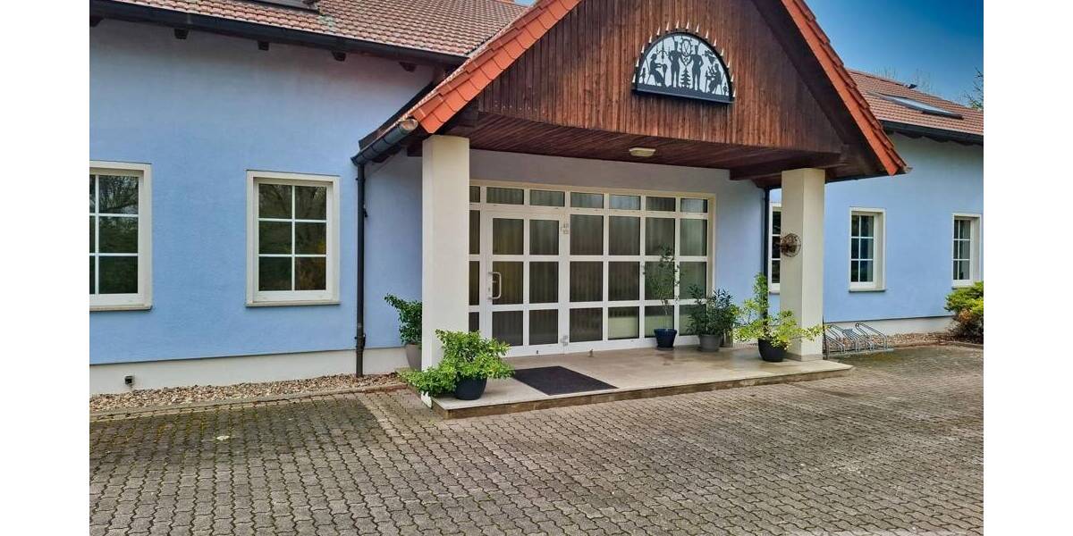 Gewerbeobjekt Bad Lauchstädt - 6 Zimmer, 140 m&sup2;, 1.540&euro; | Angebot:26540360
