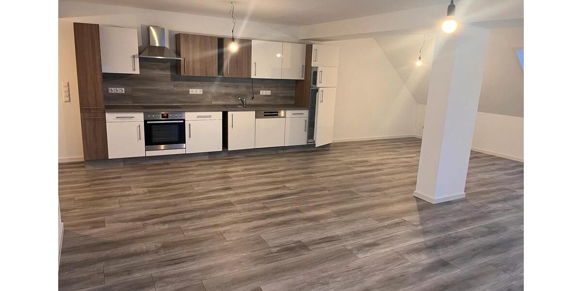 Traumwohnung in bester Lage mit großen Balkon 3 zimmer