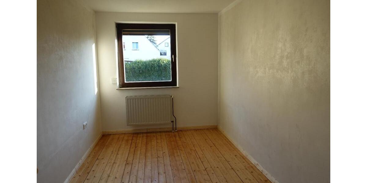 Erdgeschoßwohnung Bad Neustadt an der Saale - 3 Zimmer, 77 m&sup2;, 700&euro; | Angebot:26019944