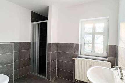 Wohnung zum Mieten in Gornsdorf 775 € 120 m² 5 zimmer