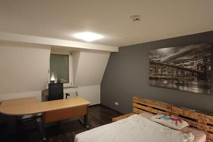 TOP-Lage Casselmannstraße: Möbliertes Zimmer in 3er-WG zum 1.02 1 zimmer