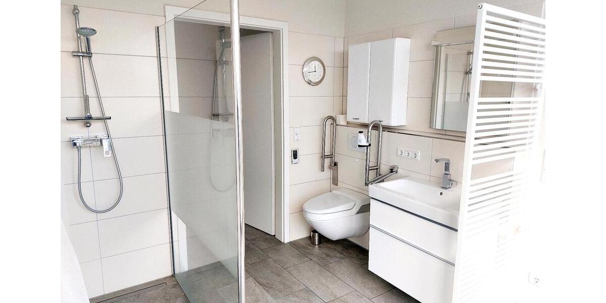 Einfamilienhaus Stuhr - 2 Zimmer, 150 m&sup2;, 1.650&euro; | Angebot:24347323