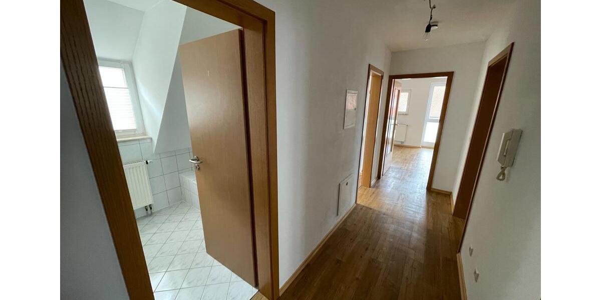 Dachgeschoßwohnung Nördlingen - 2.5 Zimmer, 75 m&sup2;, 750&euro; | Angebot:25759645