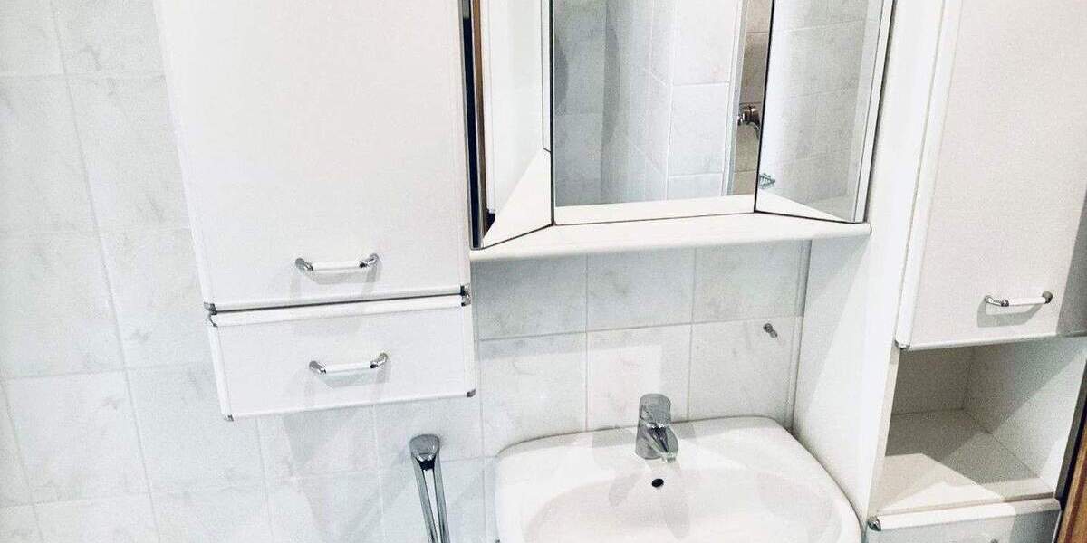 Etagenwohnung Alfeld - 3 Zimmer, 122 m&sup2;, 775&euro; | Angebot:25654261