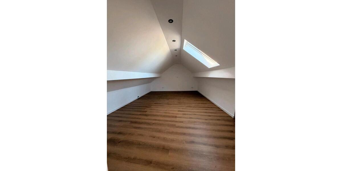 Dachgeschoßwohnung Würselen - 3 Zimmer, 68 m&sup2;, 980&euro; | Angebot:26635271