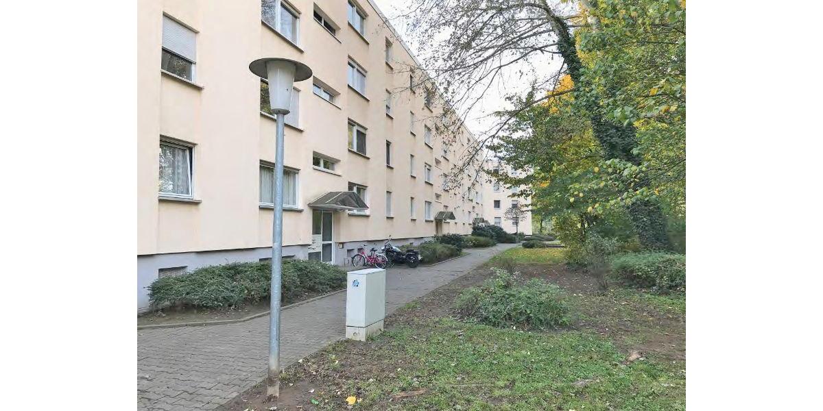 Schöne 4-Zimmer-Wohnung mit Balkon und Küche 4 zimmer