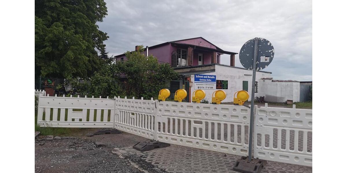 Erdgeschoßwohnung Schönebeck (Elbe) - 10 Zimmer, 300 m&sup2;, 300&euro; | Angebot:26638219