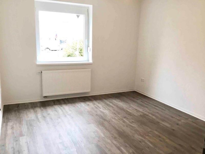 Gut geschnittene 2,5-Zimmer-Wohnung mit Tageslichtbad