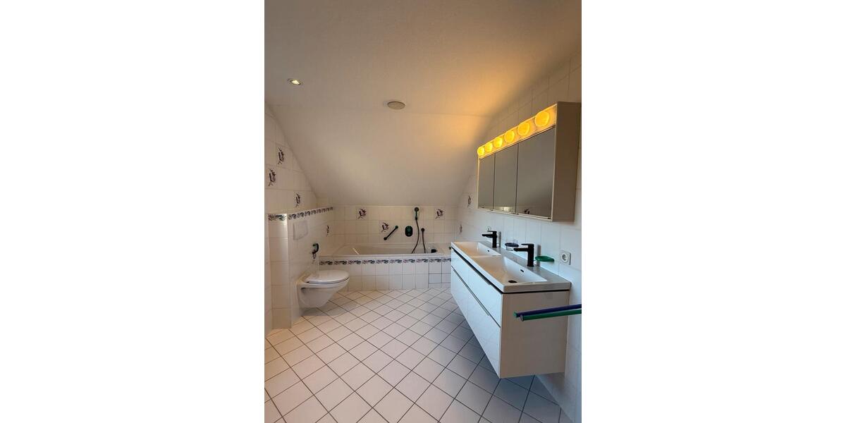 Einfamilienhaus Kandern - 5 Zimmer, 150 m&sup2;, 1.950&euro; | Angebot:25856128