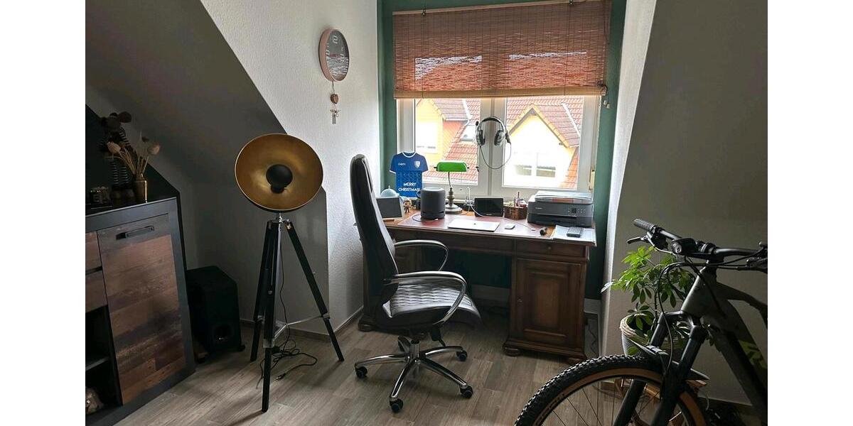 Dachgeschoßwohnung Werdau - 2 Zimmer, 51 m&sup2;, 330&euro; | Angebot:25756456