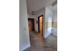 2-Zimmer Wohnung mit Balkon und Keller, großes Bad, ohne EBK