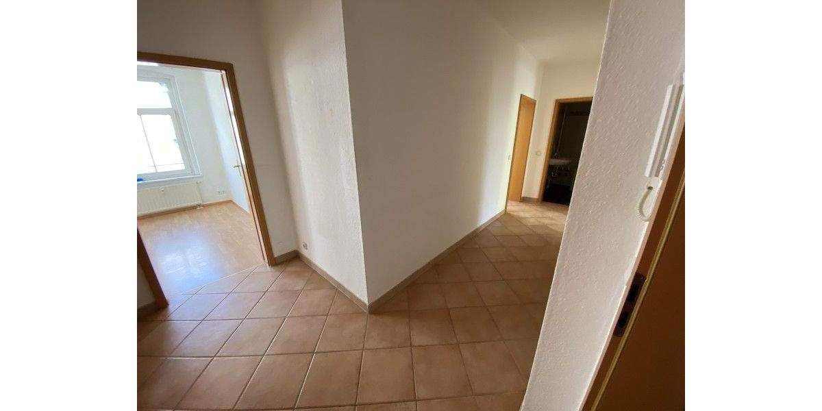 STARK! Neu renovierte 4 Raum Wohnung mit Balkon! 4 zimmer