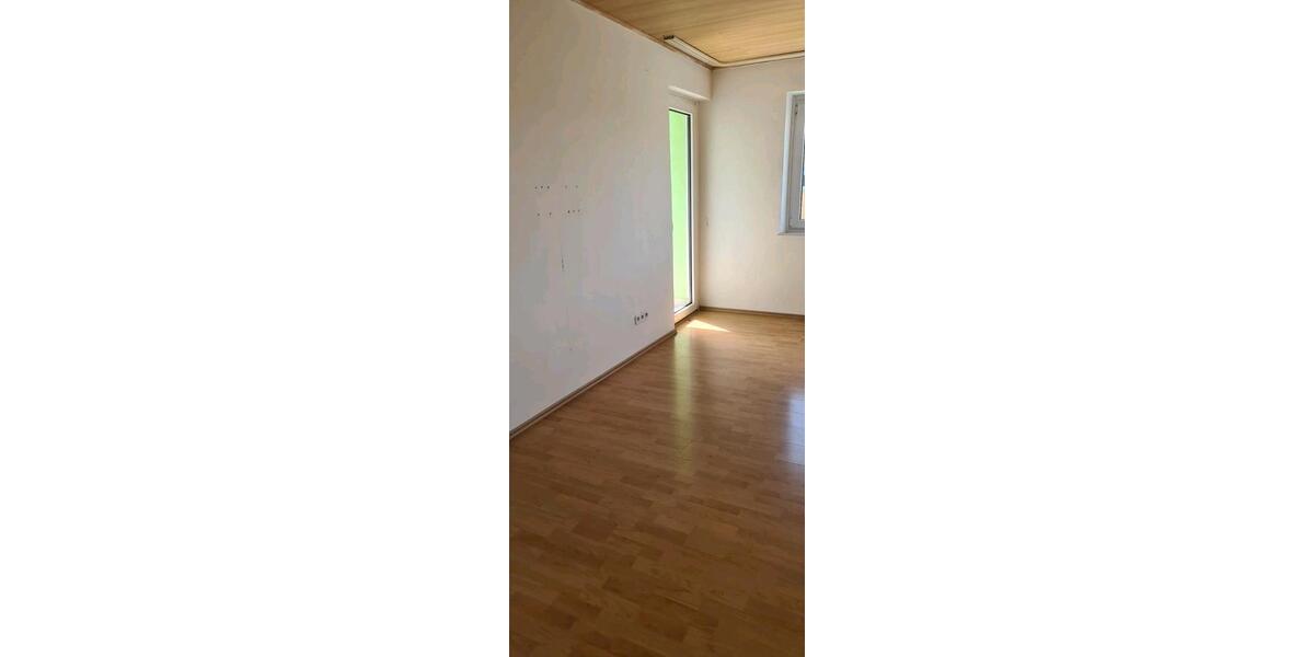 Etagenwohnung Stolzenau - 4 Zimmer, 90 m&sup2;, 1.080&euro; | Angebot:26089522