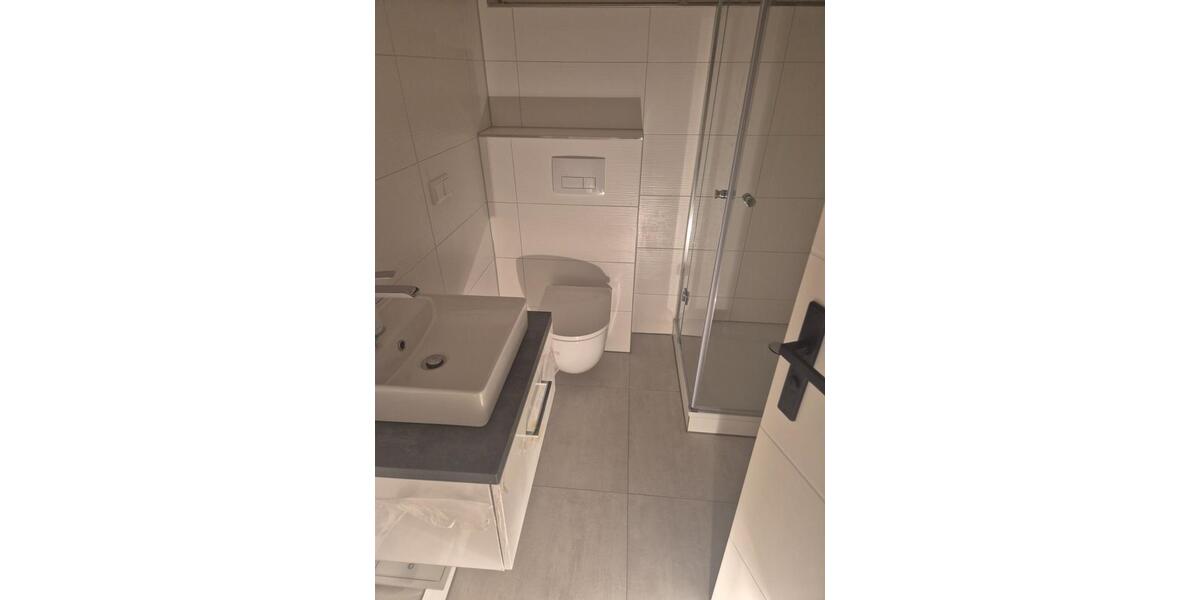 Frisch sanierte 2,5 Wohnung von privat zimmer