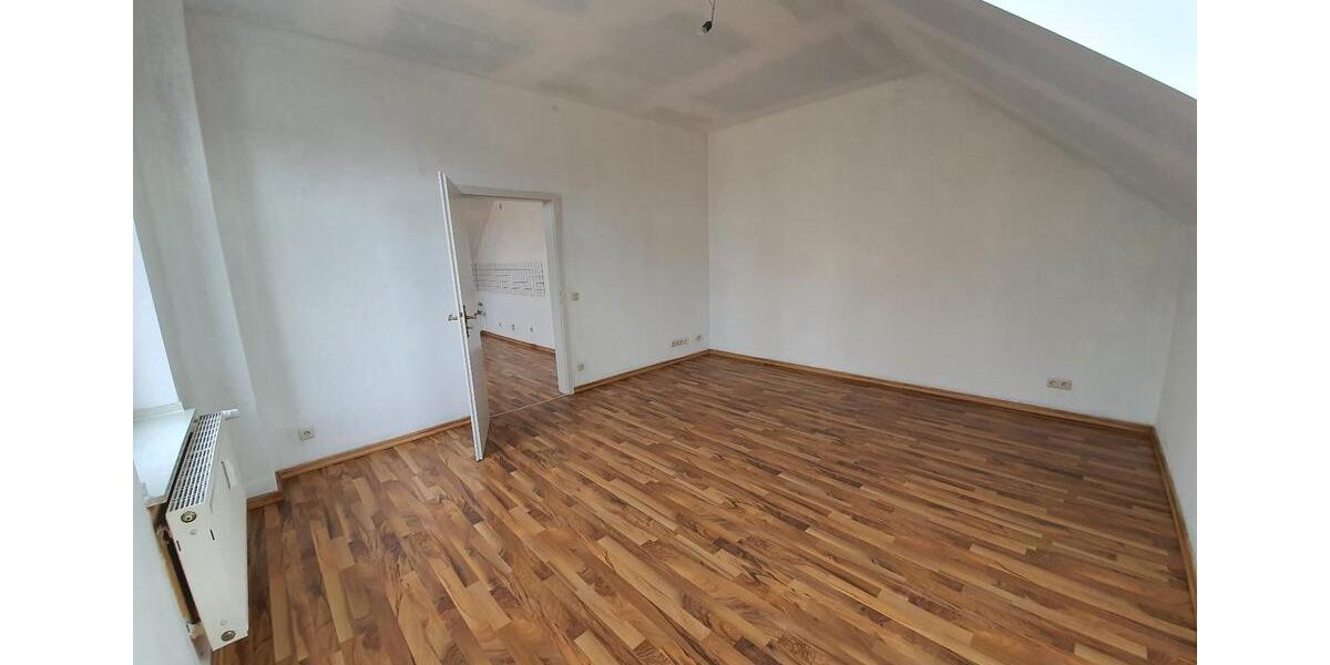 Dachgeschoßwohnung Duisburg Mittelmeiderich - 3 Zimmer, 95 m&sup2;, 700&euro; | Angebot:26699614