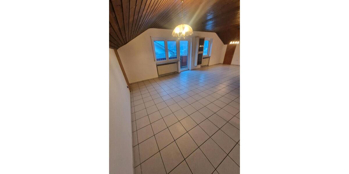 Dachgeschoßwohnung Dollnstein - 4.5 Zimmer, 125 m&sup2;, 1.350&euro; | Angebot:24715059