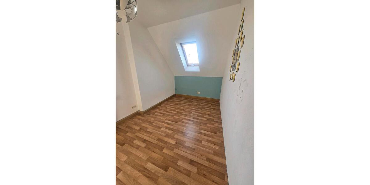 Dachgeschoßwohnung Genthin - 3 Zimmer, 90 m&sup2;, 680&euro; | Angebot:26226986