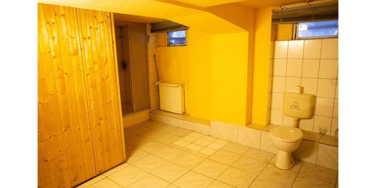 große 5 Zimmer Wohnung im HP mit Sauna und 2 WC 5 zimmer