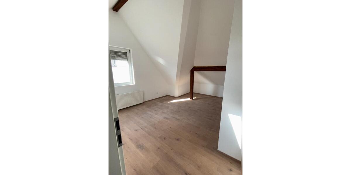 Dachgeschoßwohnung Villingen-Schwenningen Schwenningen - 3 Zimmer, 70 m&sup2;, 850&euro; | Angebot:26019204