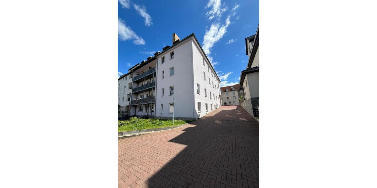 Dachgeschoßwohnung Leuna - 4 Zimmer, 90 m&sup2;, 720&euro; | Angebot:25054921