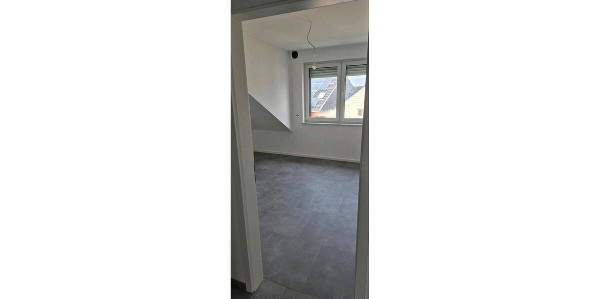 Dachgeschoßwohnung Osburg - 3 Zimmer, 82 m&sup2;, 1.064&euro; | Angebot:25197556