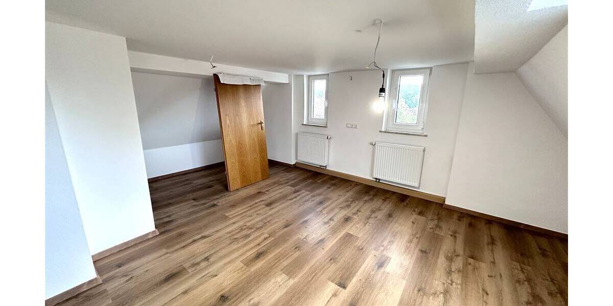Einfamilienhaus Oberdachstetten - 8 Zimmer, 173 m&sup2;, 1.200&euro; | Angebot:26657158
