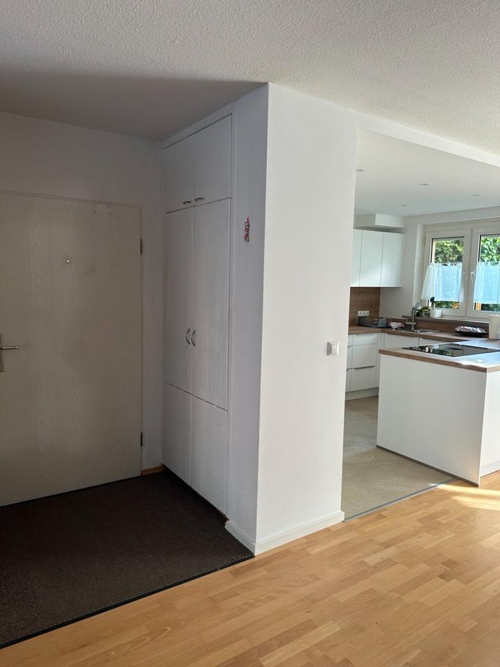 Helle 4,5-ZKB-Erdgeschoßwohnung mit Terrasse, Garten und Tiefgar
