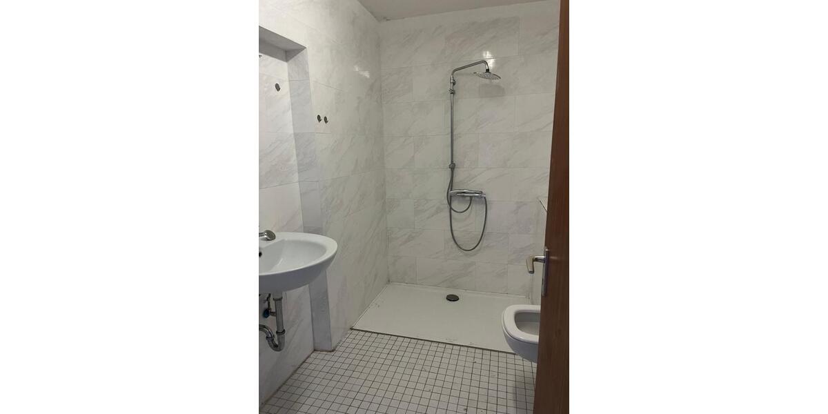 Dachgeschoßwohnung Neunkirchen - 3 Zimmer, 86 m&sup2;, 950&euro; | Angebot:24863827