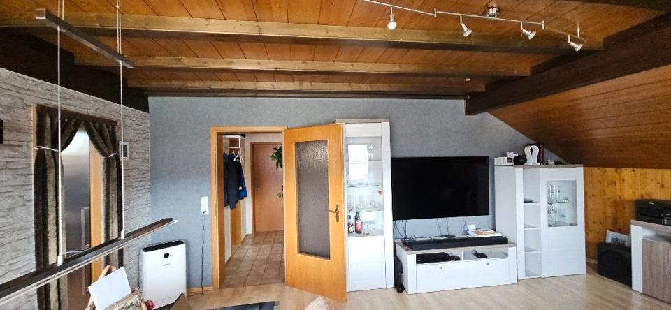 Dachgeschoßwohnung Bürgstadt - 3 Zimmer, 81 m&sup2;, 650&euro; | Angebot:26387131