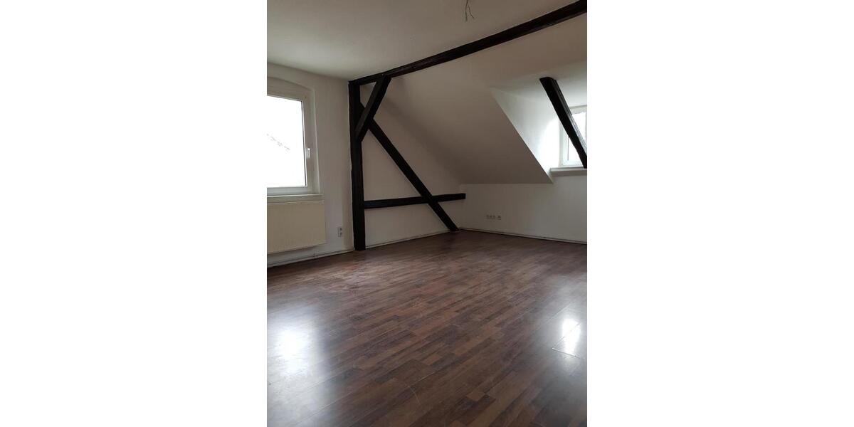 Dachgeschoßwohnung Glauchau - 4 Zimmer, 125 m&sup2;, 575&euro; | Angebot:25790173