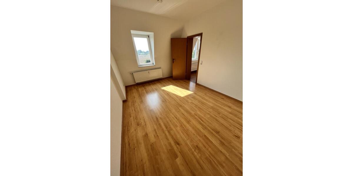Etagenwohnung Mittweida - 3 Zimmer, 75 m&sup2;, 520&euro; | Angebot:25319793