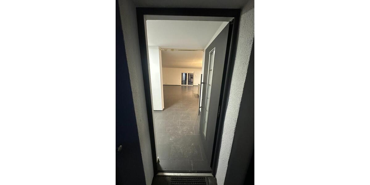 Doppelhaushälfte Püttlingen - 4 Zimmer, 230 m&sup2;, 1.930&euro; | Angebot:24895523