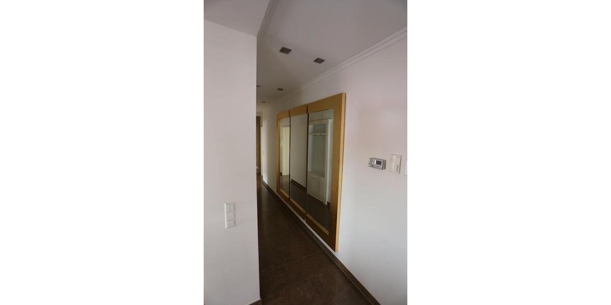 Erdgeschoßwohnung Augsburg Oberhausen - 4 Zimmer, 90 m&sup2;, 1.530&euro; | Angebot:26258732