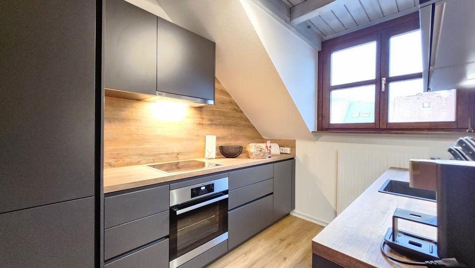 Dachgeschoßwohnung Waldshut-Tiengen Tiengen - 1.5 Zimmer, 35 m&sup2;, 1.200&euro; | Angebot:23598951