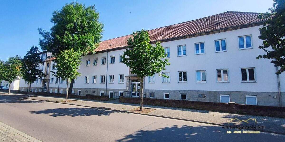 Etagenwohnung Bitterfeld Wolfen - 2 Zimmer, 65 m&sup2;, 455&euro; | Angebot:25704656