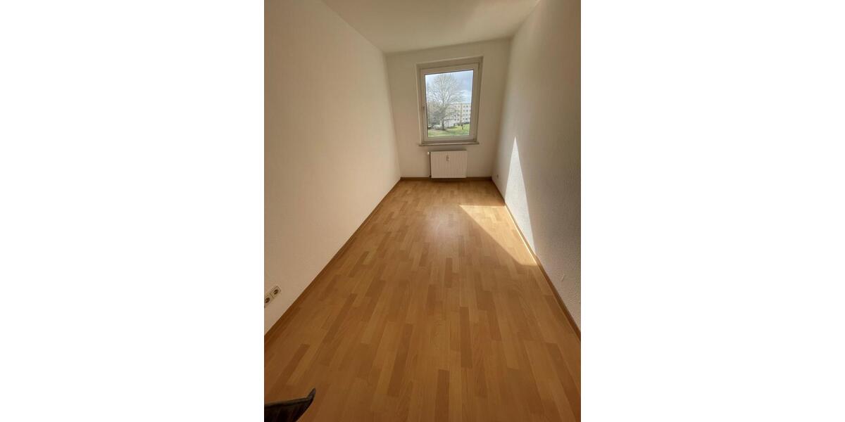 Etagenwohnung Borna - 5 Zimmer, 79 m&sup2;, 520&euro; | Angebot:25986956